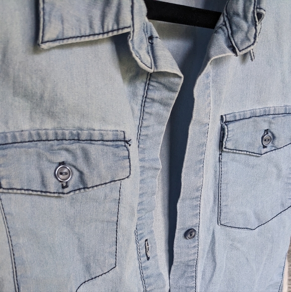 Cavalini Sleeveless Denim Button Down Shirt, M Blue - Picture 2 of 7